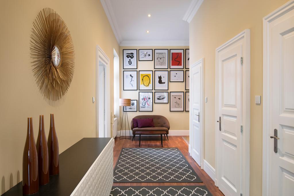 Kapital Inn Budapest Bagian luar foto